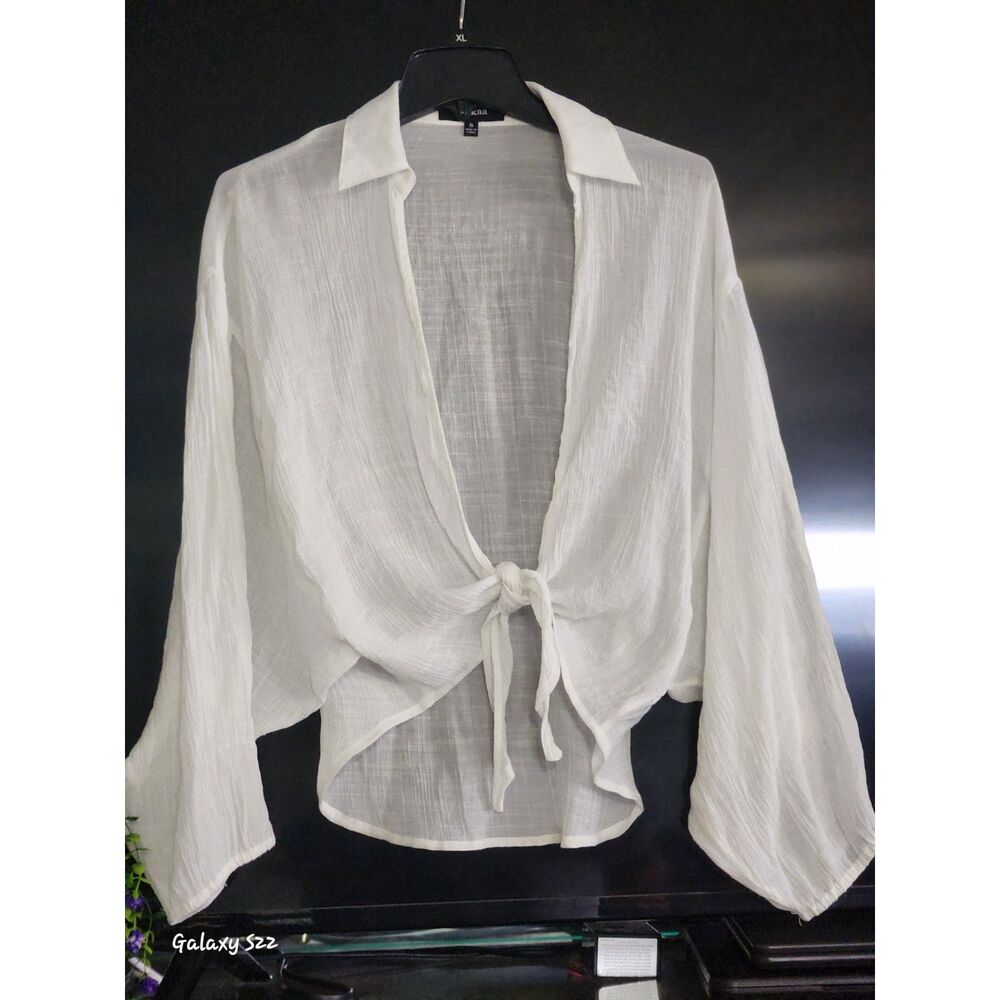 Akaa women's white blouse size small